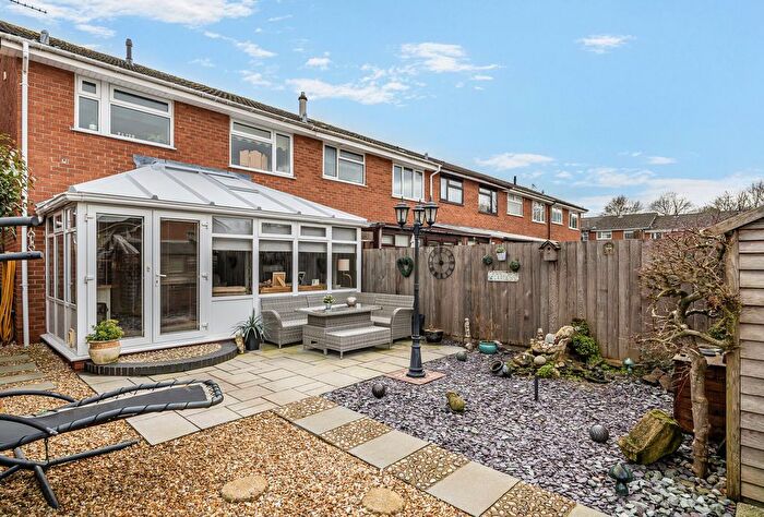 3 Bedroom End Of Terrace House For Sale In Edgeworth, Yate, Bristol, Gloucestershire, BS37