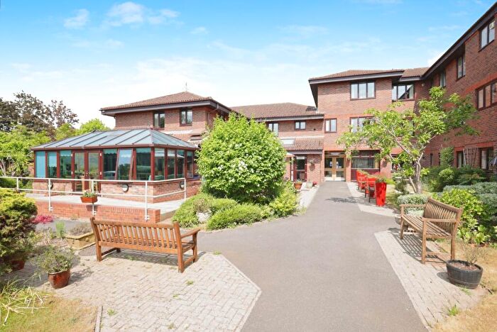 2 Bedroom Flat For Sale In Knights Lane, Tiddington, Stratford-upon-Avon, Warwickshire, CV37