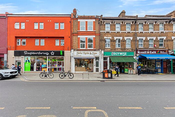 2 Bedroom Flat To Rent In Norwood Road, West Norwood, SE27