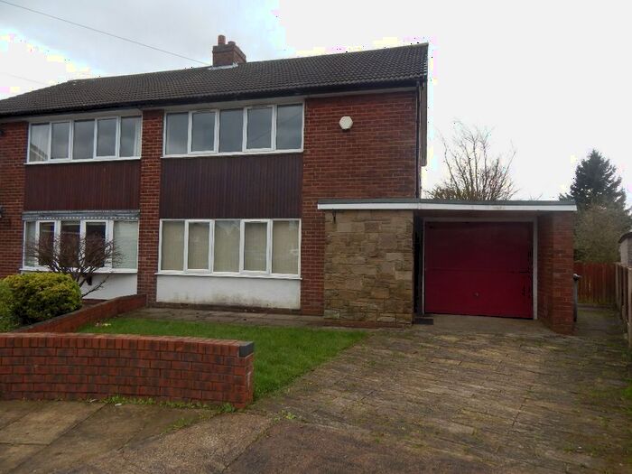 3 Bedroom Detached House To Rent In Kinnaird Close, Batley, WF17