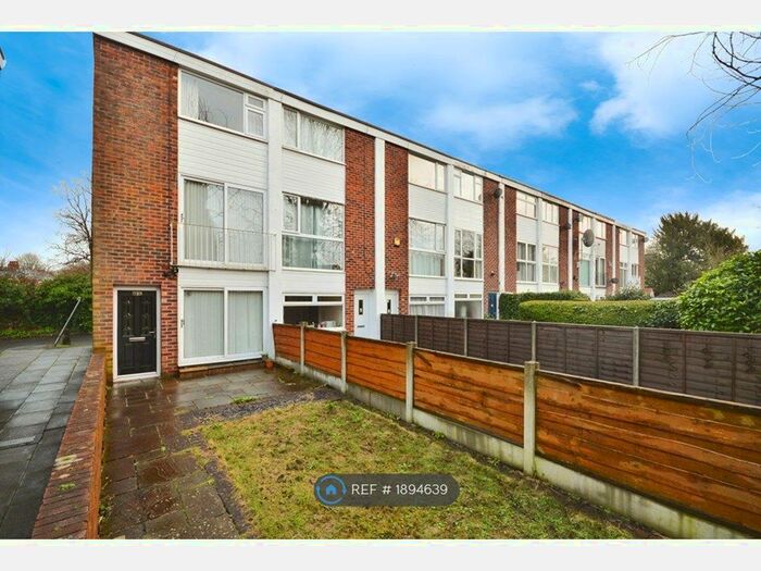 2 Bedroom End Of Terrace House To Rent In Greenvale Drive, Cheadle, SK8