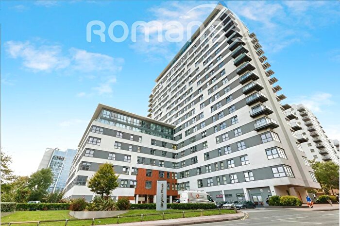1 Bedroom Apartment To Rent In Skyline Plaza, RG21