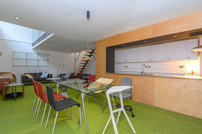 2 Bedroom Apartment For Sale In No Dock Street, LS10