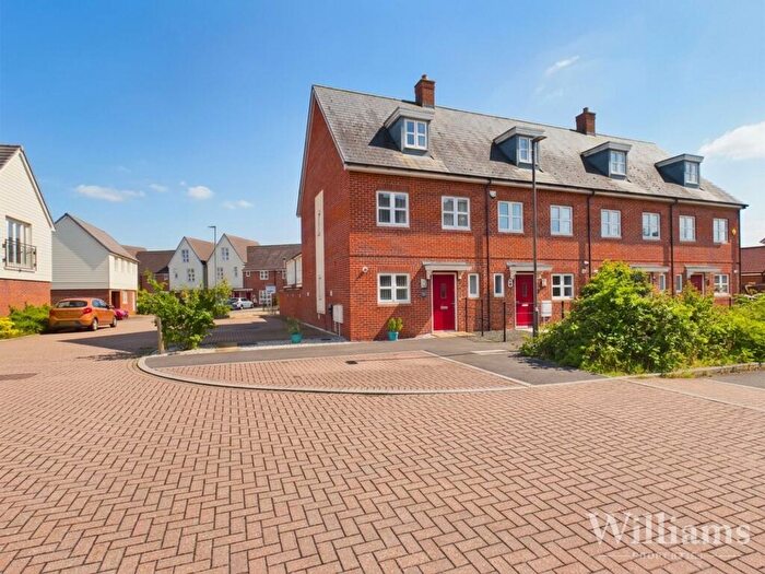 3 Bedroom Terraced House For Sale In Herman Street, Aylesbury, HP18