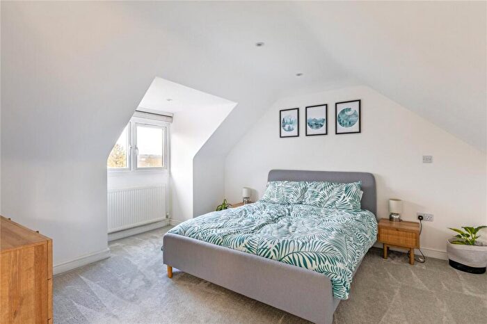 4 Bedroom Detached House For Sale In Grove End Road, Farnham, Surrey, GU9