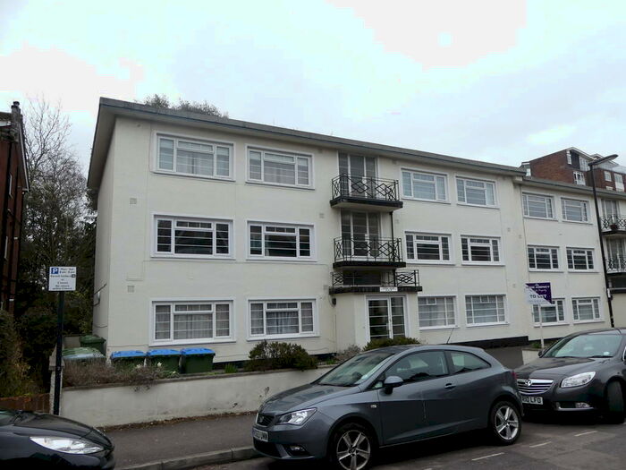 2 Bedroom Apartment To Rent In Silverdale Road, Bannister Park, SO15