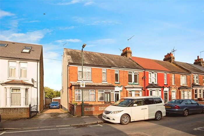 3 Bedroom End Of Terrace House For Sale In Valley Road, Gillingham, Kent, ME7