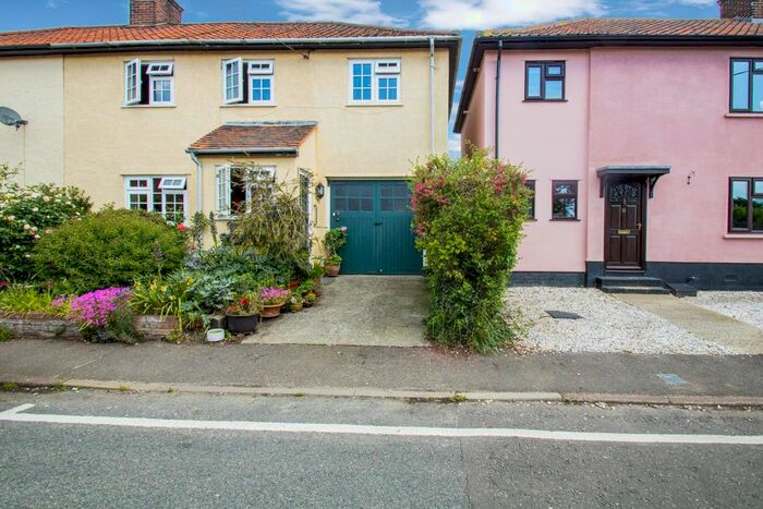 4 Bedroom Semi-Detached House For Sale In Nayland Road, Bures, CO8