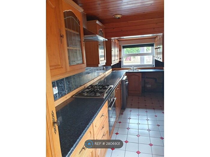 4 Bedroom Terraced House To Rent In Queens Road, Keighley, BD21