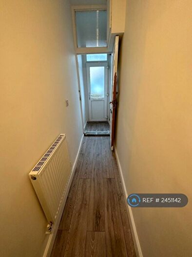 3 Bedroom End Of Terrace House To Rent In Elsenham Road, Grimsby, DN31