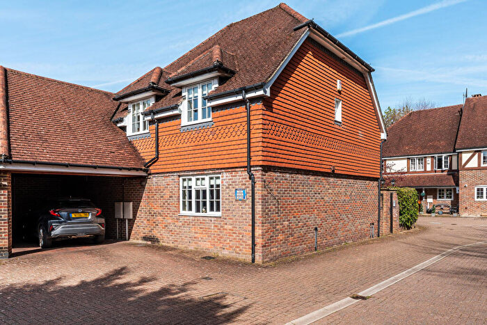 4 Bedroom Detached House For Sale In Winterbourne Mews, Oxted, Surrey, RH8