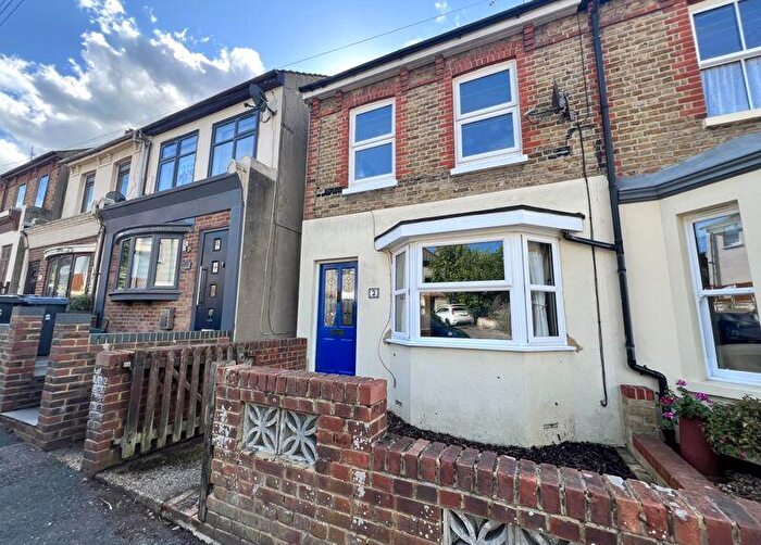 3 Bedroom Semi-Detached House For Sale In Eythorne, CT15