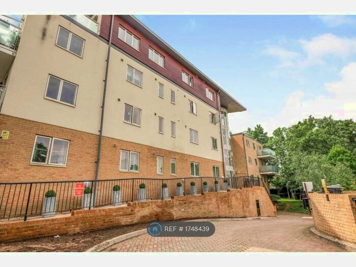 1 Bedroom Flat To Rent In Vantage Point, South Croydon, CR2