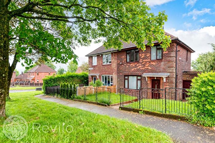 3 Bedroom House For Sale In Hill Top Drive, Rochdale, OL11