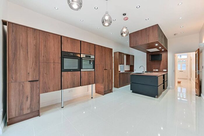 5 Bedroom Semi-detached House To Rent In St Leonards Road, Mortlake, London, SW14