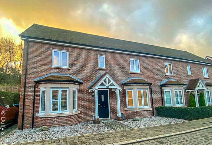 3 Bedroom Semi-Detached House To Rent In Kilnwood Avenue, Burgess Hill, RH15