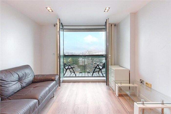 1 Bedroom Flat To Rent In Limeharbour, South Quay, E14