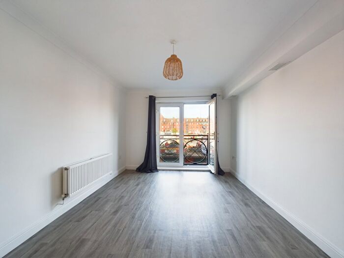 2 Bedroom Flat To Rent In South Ferry Quay, City Centre, Liverpool, L3