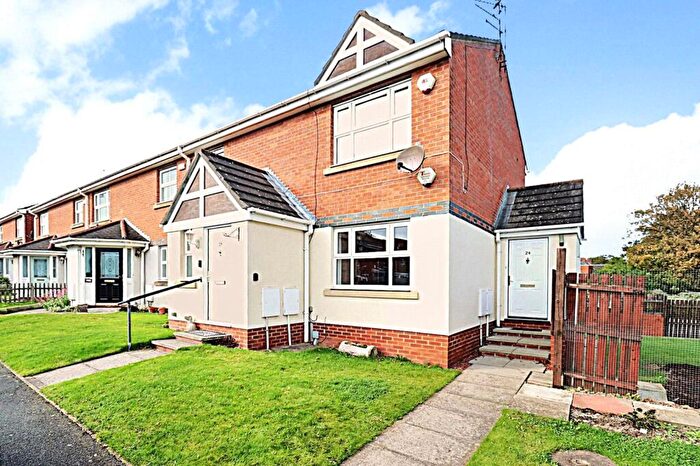 2 Bedroom Flat To Rent In Hillheads Court, Whitley Bay, Tyne And Wear, NE25