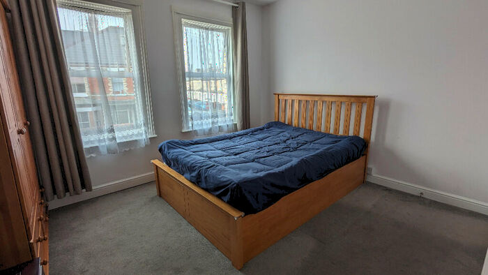 1 Bedroom Flat To Rent In Wykeham Road, Reading, Berkshire, RG6