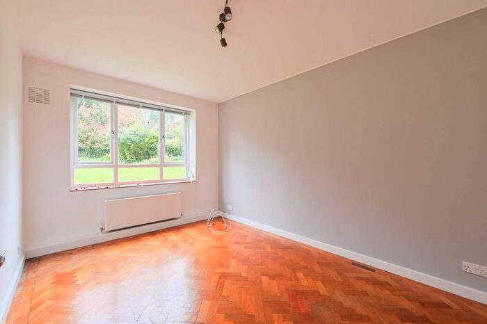 1 Bedroom Flat To Rent In Crescent Road, Crouch End, London, N8