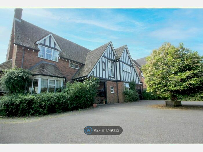 6 Bedroom Detached House To Rent In Whitefields Road, Solihull, B91