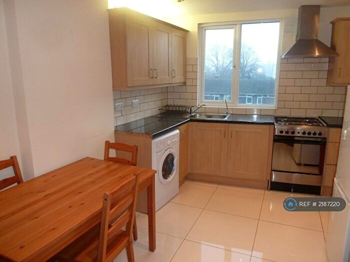 2 Bedroom Flat To Rent In Rye Lane, London, SE15
