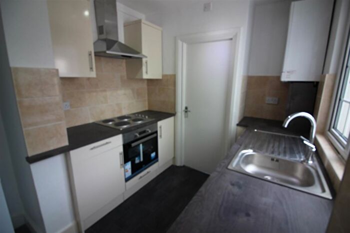 2 Bedroom Flat To Rent In Croydon Road, Beckenham, BR3