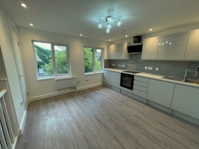 2 Bedroom Maisonette To Rent In Andrew Close, Chigwell, Essex, IG6