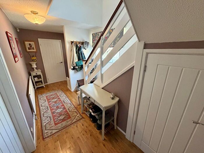 3 Bedroom Detached House For Sale In Sandford Way, Broadstone, BH18 - Photo 2