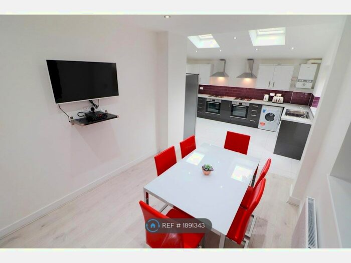 7 Bedroom Terraced House To Rent In Wellington Avenue, Liverpool, L15