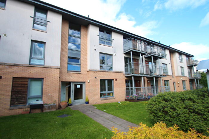 2 Bedroom Flat To Rent In Kirkton Avenue, Knightswood, G13