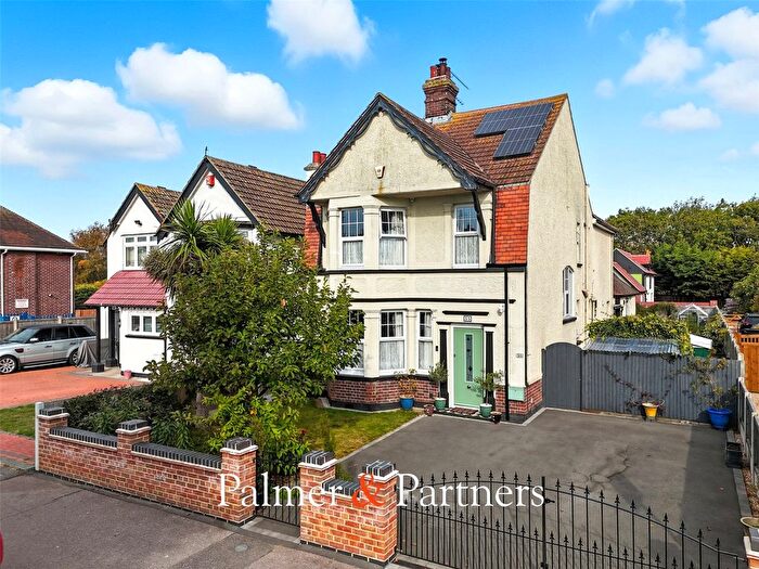 4 Bedroom Detached House For Sale In Walton Road, Clacton-On-Sea, Essex, CO15