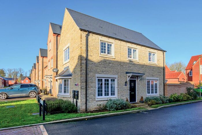 3 Bedroom Detached House To Rent In Colwell Close, Bicester, OX26