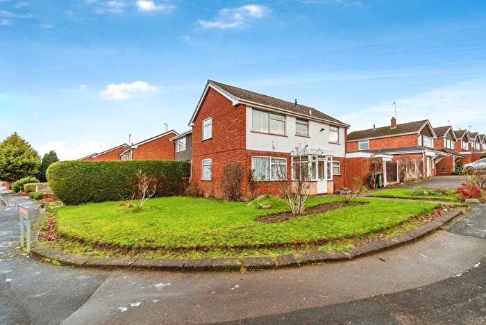 4 Bedroom Semi-detached House For Sale In Falmouth Road, Walsall, West Midlands, WS5