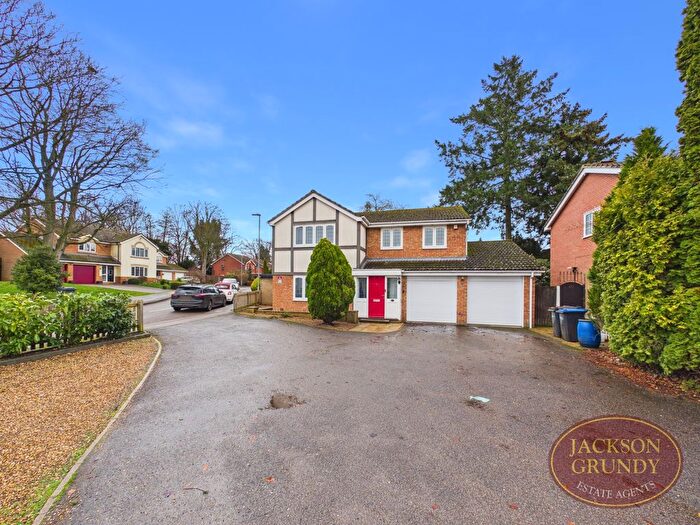 4 Bedroom Detached House For Sale In Valentine Way, Great Billing, NN3