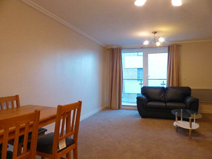 3 Bedroom Flat To Rent In Sheffield Court -, P15