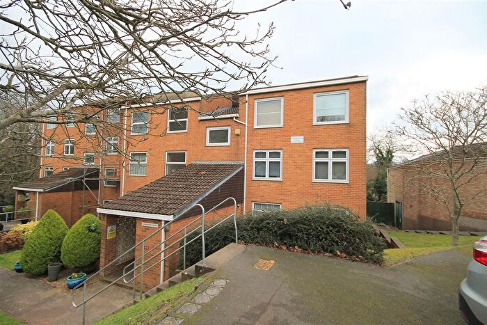 2 Bedroom Flat For Sale In Duchess Way, Bristol, BS16