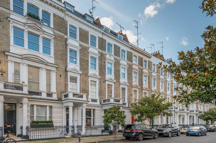 1 Bedroom Flat To Rent In Arundel Gardens, Notting Hill, London, W11