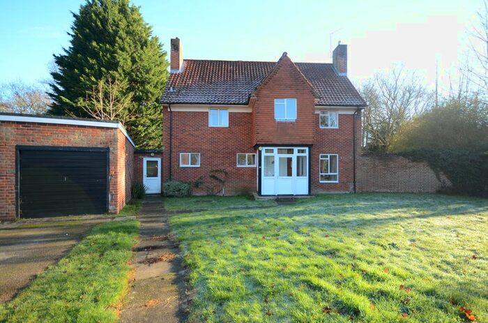 4 Bedroom Detached House To Rent In Buttenshaw Close, Arborfield, Reading RG2