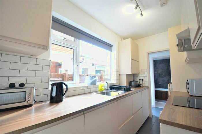 4 Bedroom End Of Terrace House To Rent In Westminster Road, Selly Oak, Birmingham B29