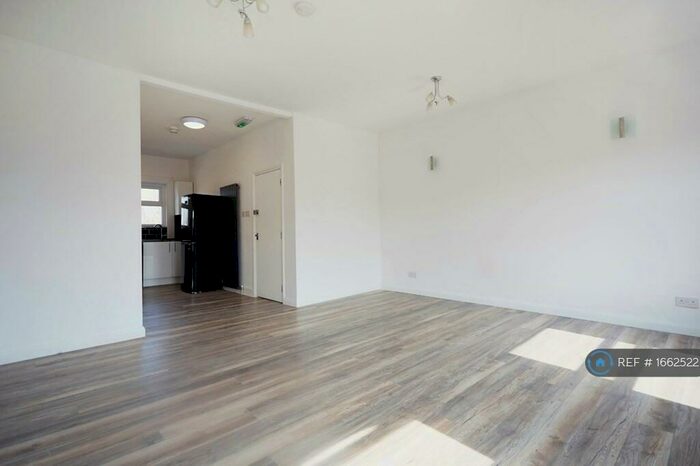 Studio To Rent In Lower Addiscombe Road, Croydon, CR0