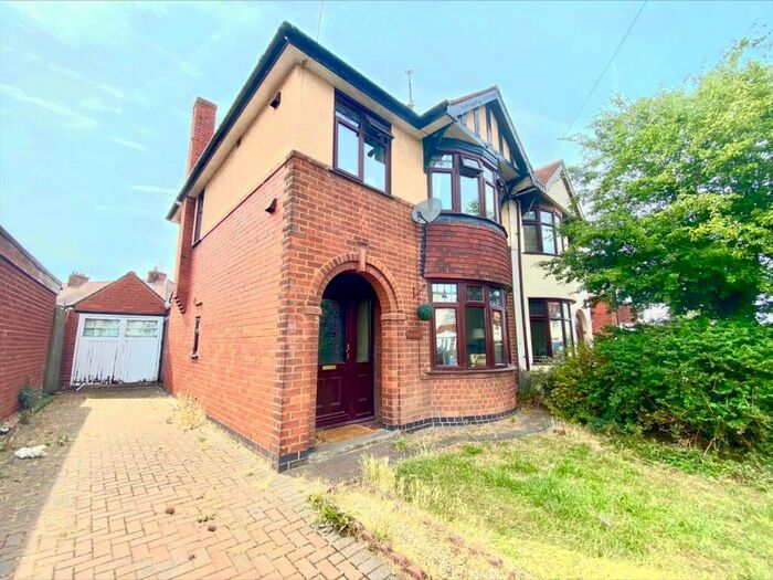 3 Bedroom Semi-Detached House To Rent In Greenmoor Road, Nuneaton, Warwickshire, CV10