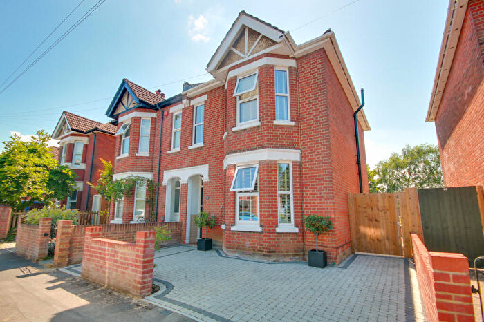 3 Bedroom Semi-Detached House For Sale In Bitterne Park! Wow Factor Home! Impressive Garden!, SO18