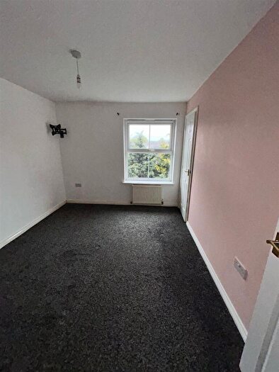 4 Bedroom Town House To Rent In Littlebrooke Close, Bolton, BL2