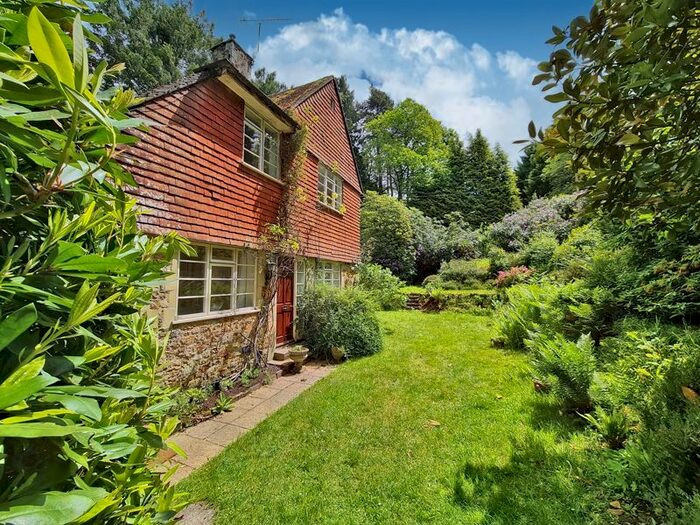 3 Bedroom Detached House To Rent In Hill Brow, Liss, GU33