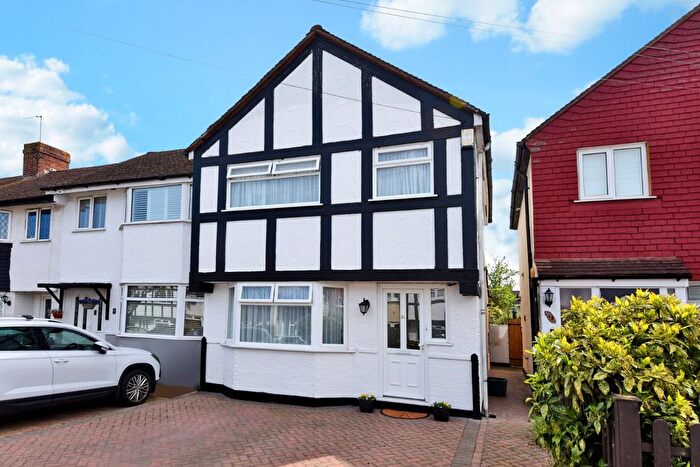 3 Bedroom End Terrace House For Sale In Merrilands Road, Worcester Park, Surrey, KT4