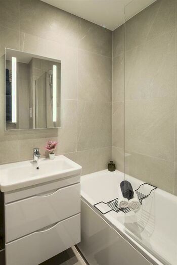 1 Bedroom Apartment To Rent In Marlowes, Hemel Hempstead, HP1