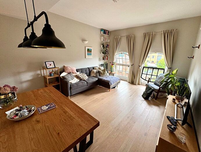 1 Bedroom Flat For Sale In Arlington Building, Bow Quarter, London, E3