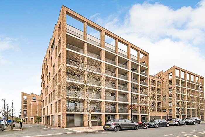 2 Bedroom Flat For Sale In Isambard Court Boaters Avenue, Brentford, TW8